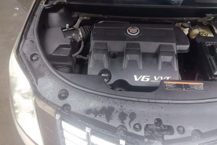 Used Cadillac SRX 2014 3.0L Comfort Model Engine Bay Right