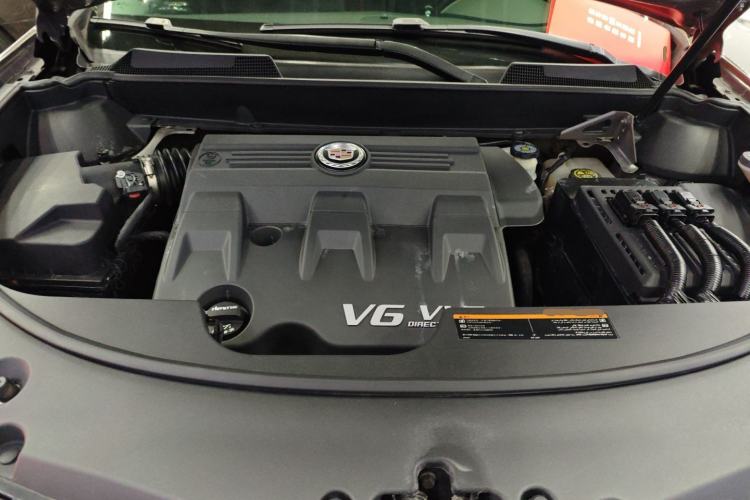 Used Cadillac SRX 2014 3.0L Comfort Model Engine Bay