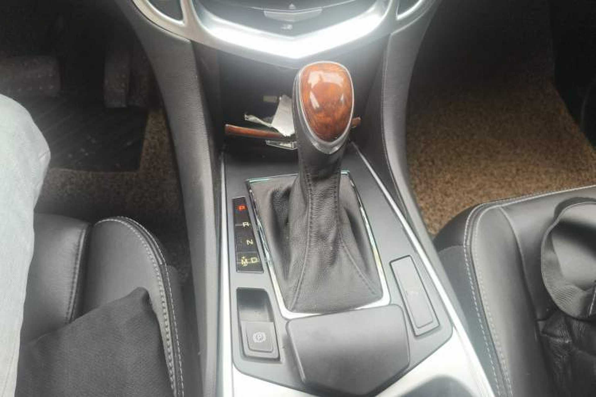 Used Cadillac SRX 2014 3.0L Elite Model Gear Lever