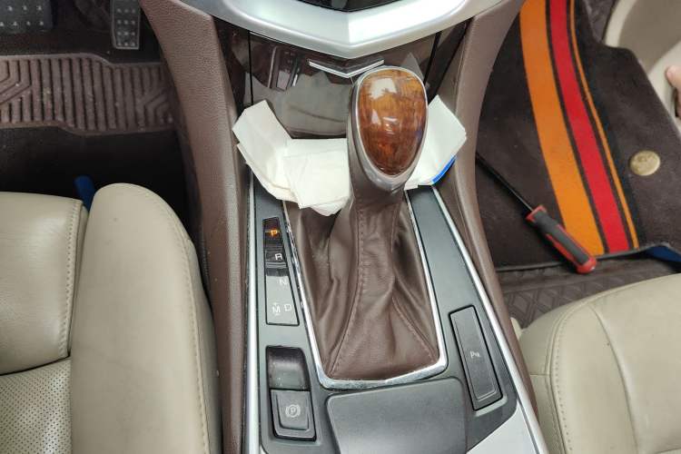 Used Cadillac SRX 2014 3.0L Elite Model Gear Lever