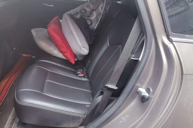 Used Cadillac SRX 2014 3.0L Comfort Model Left Rear Seat