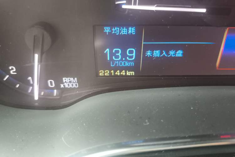 Used Cadillac SRX 2014 3.0L Elite Model Odometer Close Up