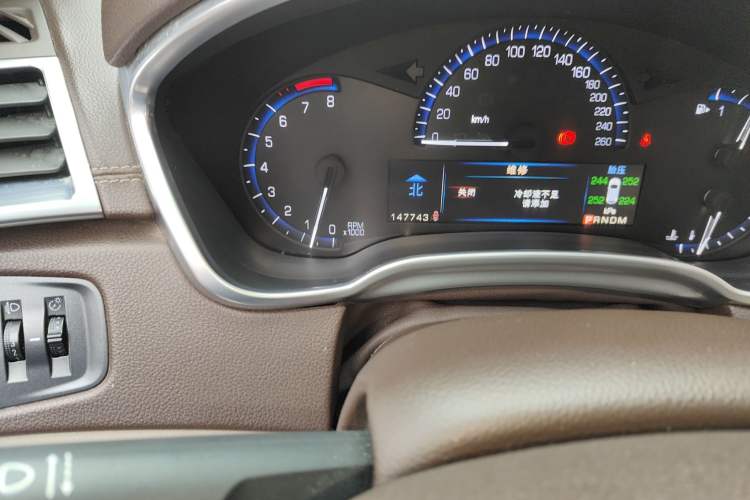 Used Cadillac SRX 2014 3.0L Elite Model Odometer Close Up