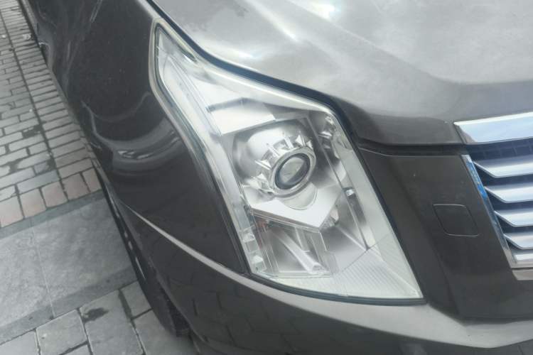 Used Cadillac SRX 2014 3.0L Elite Model Right Front Headlight
