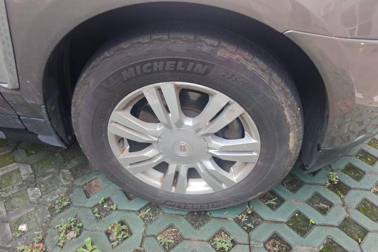 Used Cadillac SRX 2014 3.0L Elite Model Right Front Wheel Hub