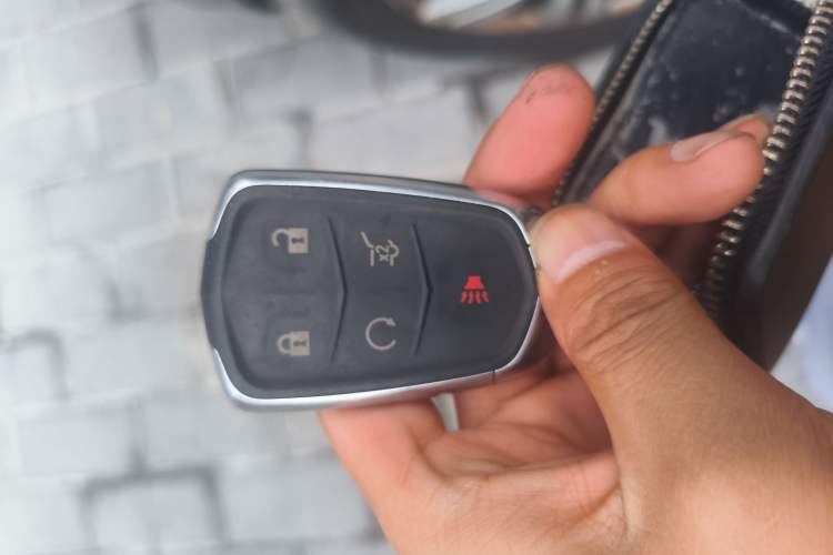 Used Cadillac SRX 2014 3.0L Elite Model Vehicle Key