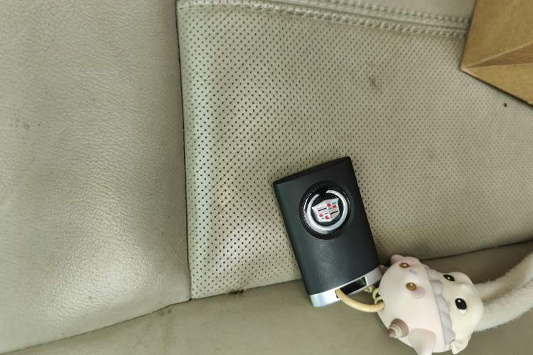 Used Cadillac SRX 2014 3.0L Elite Model Vehicle Key