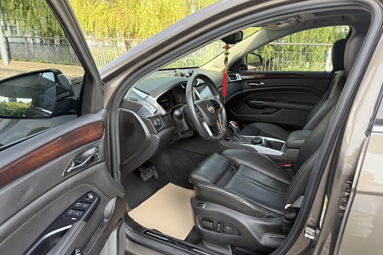 Used Cadillac SRX 2014 3.0L Elite Model Interior 11