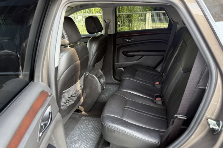 Used Cadillac SRX 2014 3.0L Elite Model Interior 3