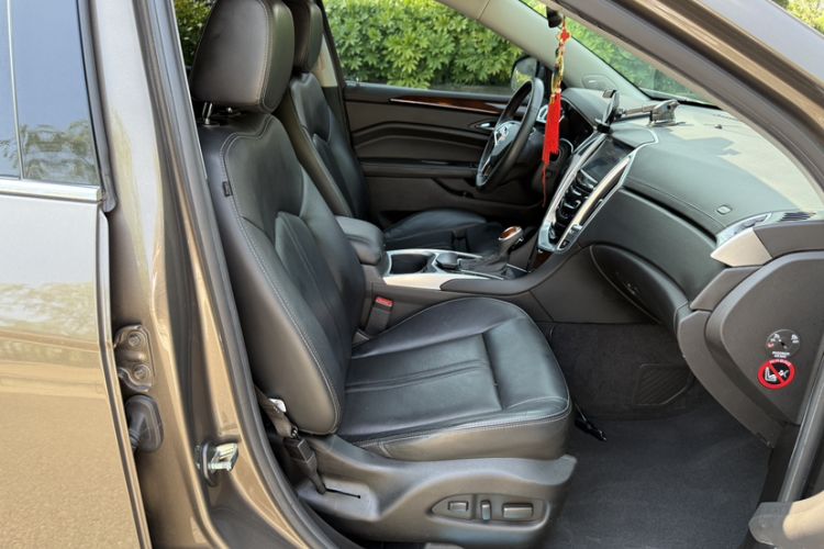 Used Cadillac SRX 2014 3.0L Elite Model Interior 6