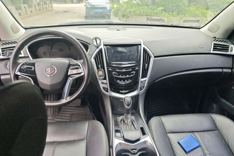 Used Cadillac SRX 2014 3.0L Comfort Model Center Console
