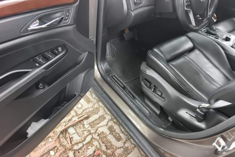 Used Cadillac SRX 2014 3.0L Elite Model Driver Seat