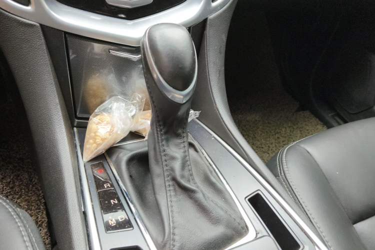Used Cadillac SRX 2014 3.0L Comfort Model Gear Lever
