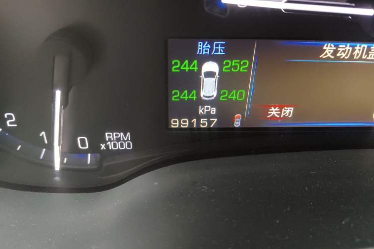 Used Cadillac SRX 2014 3.0L Comfort Model Odometer Close Up