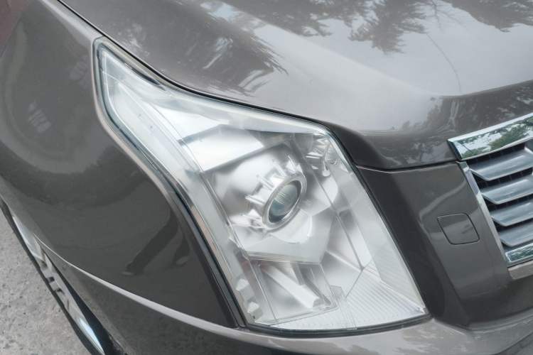 Used Cadillac SRX 2014 3.0L Comfort Model Right Front Headlight