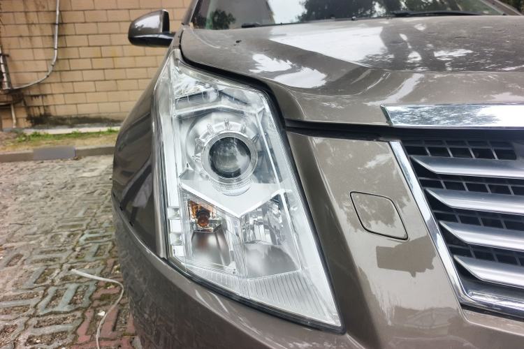 Used Cadillac SRX 2014 3.0L Elite Model Right Front Headlight