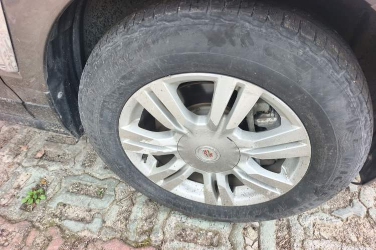 Used Cadillac SRX 2014 3.0L Elite Model Right Front Wheel Hub
