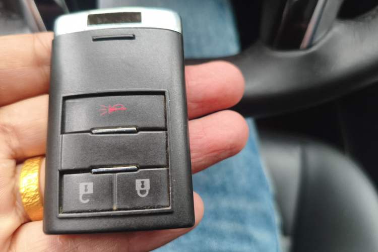 Used Cadillac SRX 2014 3.0L Comfort Model Vehicle Key