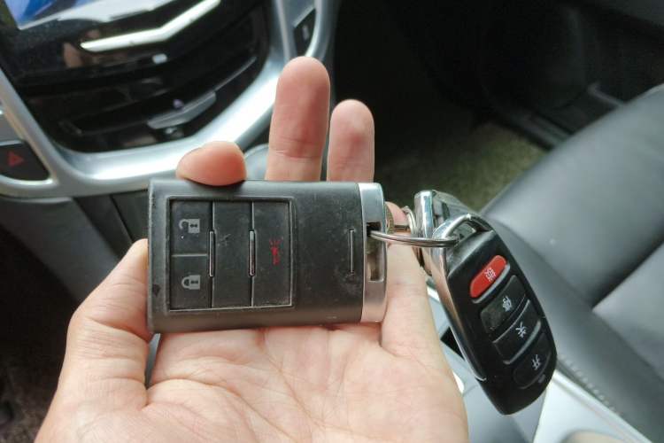 Used Cadillac SRX 2014 3.0L Comfort Model Vehicle Key