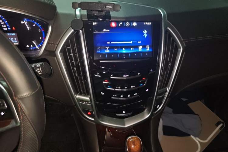 Used Cadillac SRX 2014 3.0L Luxury Model Audio And AC Panel
