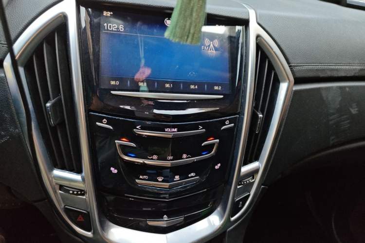 Used Cadillac SRX 2014 3.0L Elite Model Audio And AC Panel