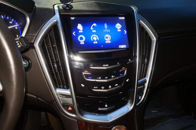 Used Cadillac SRX 2014 3.0L Elite Model Audio And AC Panel