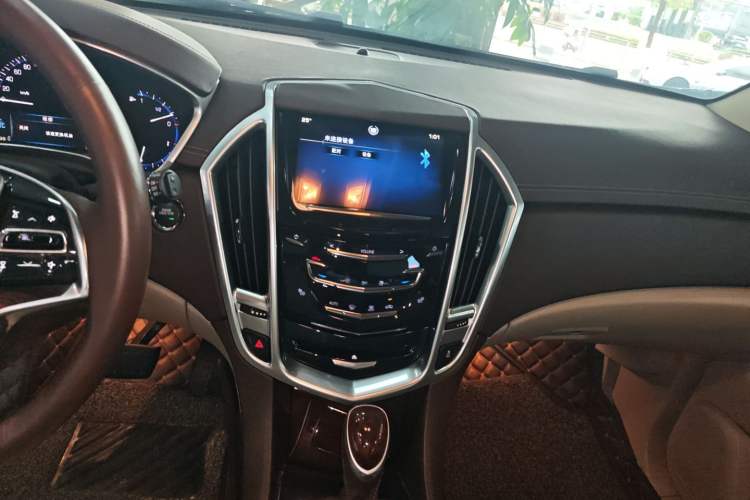 Used Cadillac SRX 2014 3.0L Elite Model Audio And AC Panel