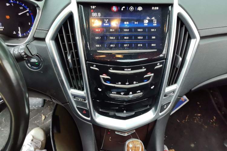 Used Cadillac SRX 2014 3.0L Luxury Model Audio And AC Panel