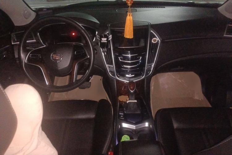 Used Cadillac SRX 2014 3.0L Leading Model Center Console