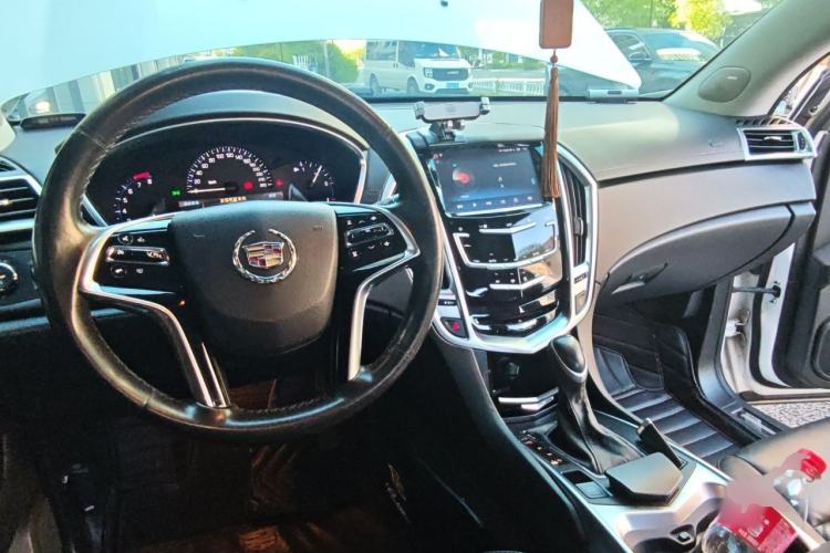 Used Cadillac SRX 2014 3.0L Comfort Model Center Console