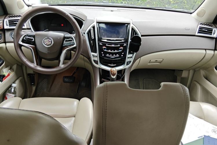 Used Cadillac SRX 2014 3.0L Flagship Model Center Console