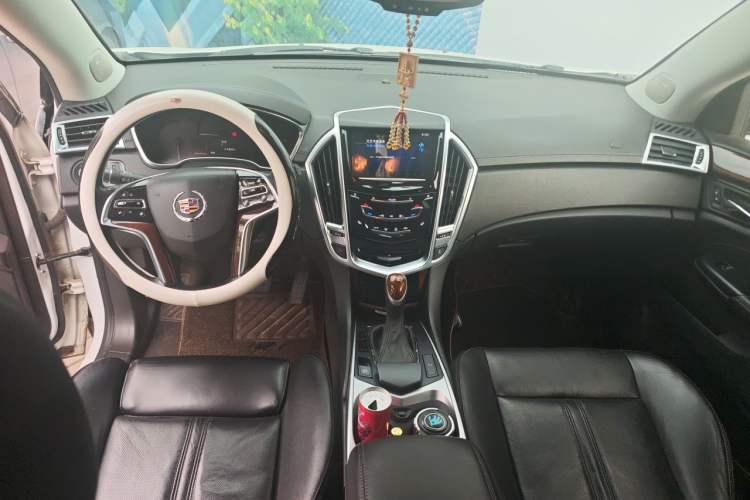 Used Cadillac SRX 2014 3.0L Elite Model Center Console