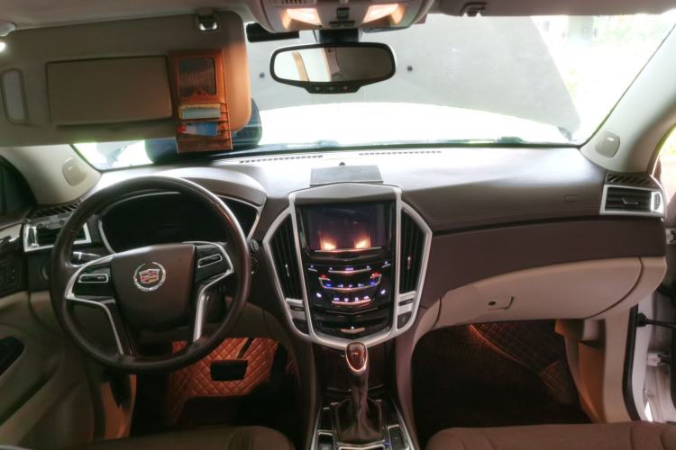 Used Cadillac SRX 2014 3.0L Luxury Model Center Console