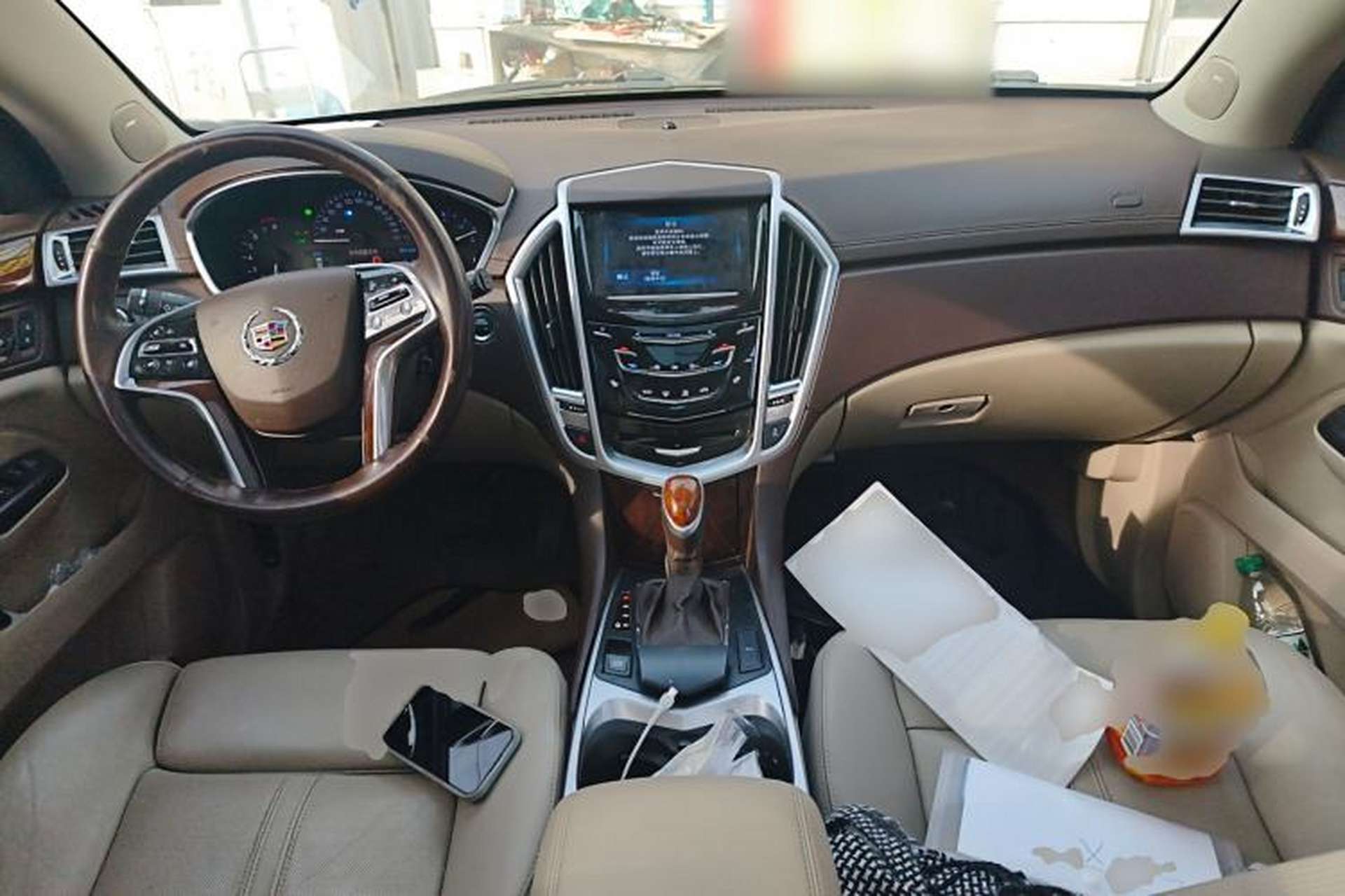 Used Cadillac SRX 2014 3.0L Elite Model Center Console