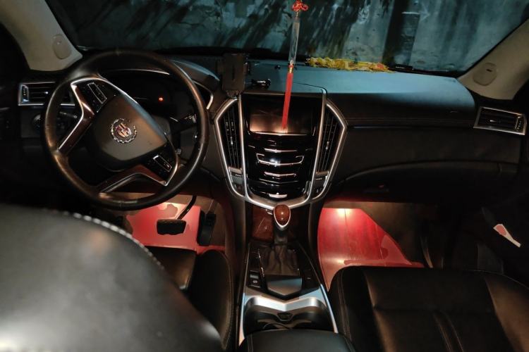 Used Cadillac SRX 2014 3.0L Luxury Model Center Console