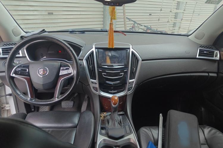 Used Cadillac SRX 2014 3.0L Elite Model Center Console