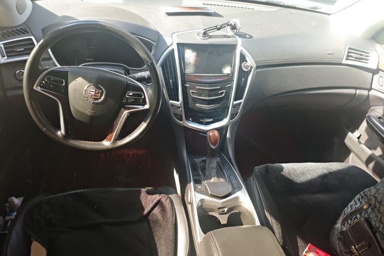 Used Cadillac SRX 2014 3.0L Luxury Model Center Console