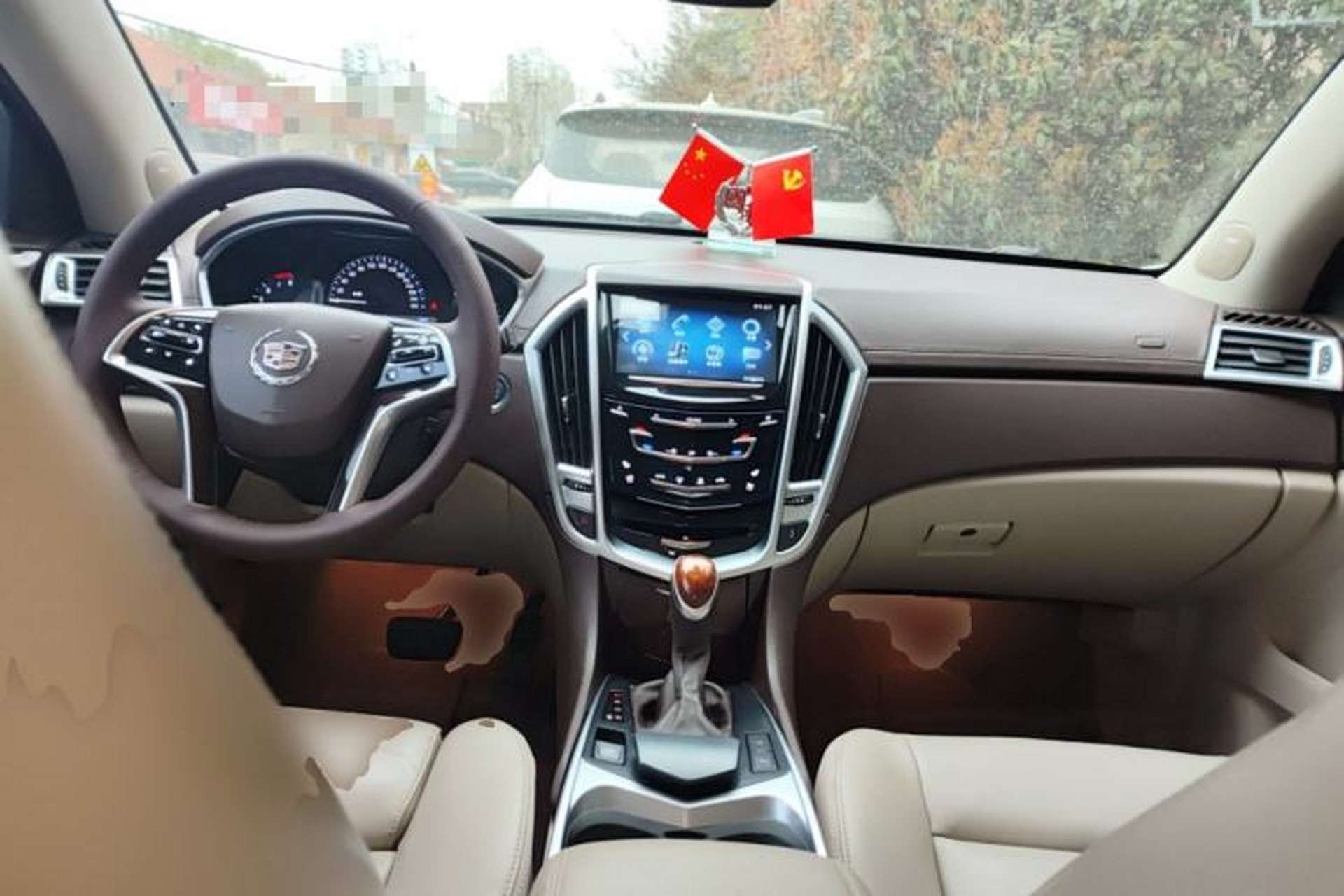 Used Cadillac SRX 2014 3.0L Leading Model Center Console