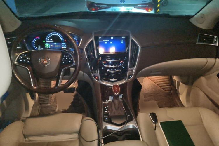 Used Cadillac SRX 2014 3.0L Elite Model Center Console