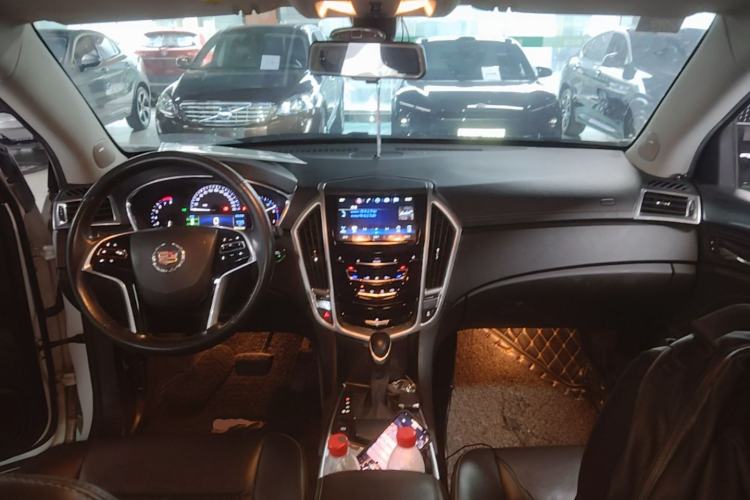Used Cadillac SRX 2014 3.0L Comfort Model Center Console