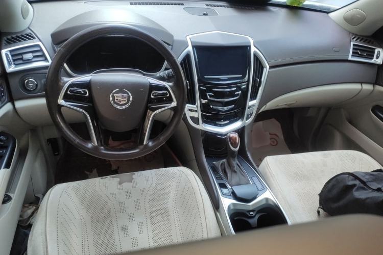 Used Cadillac SRX 2014 3.0L Leading Model Center Console