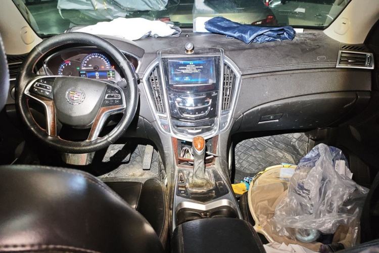 Used Cadillac SRX 2014 3.0L Leading Model Center Console