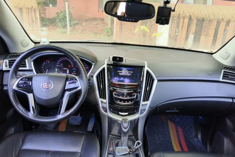 Used Cadillac SRX 2014 3.0L Comfort Model Center Console