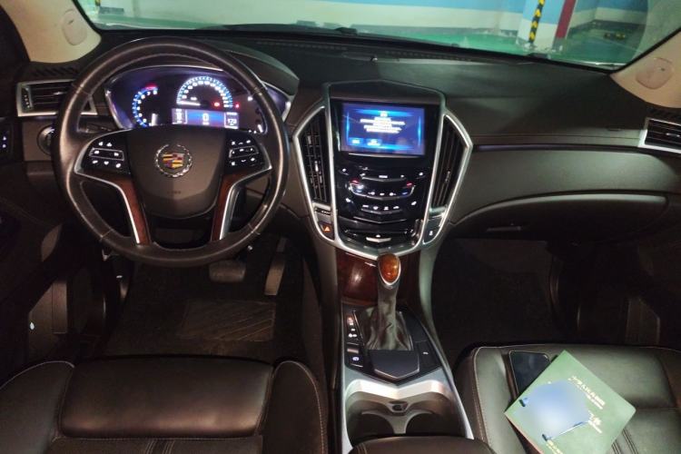 Used Cadillac SRX 2014 3.0L Leading Model Center Console