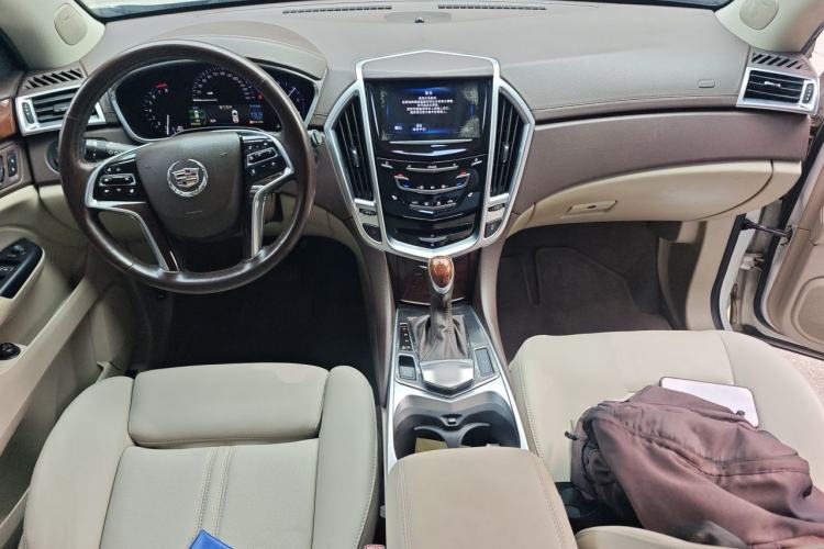 Used Cadillac SRX 2014 3.0L Elite Model Center Console