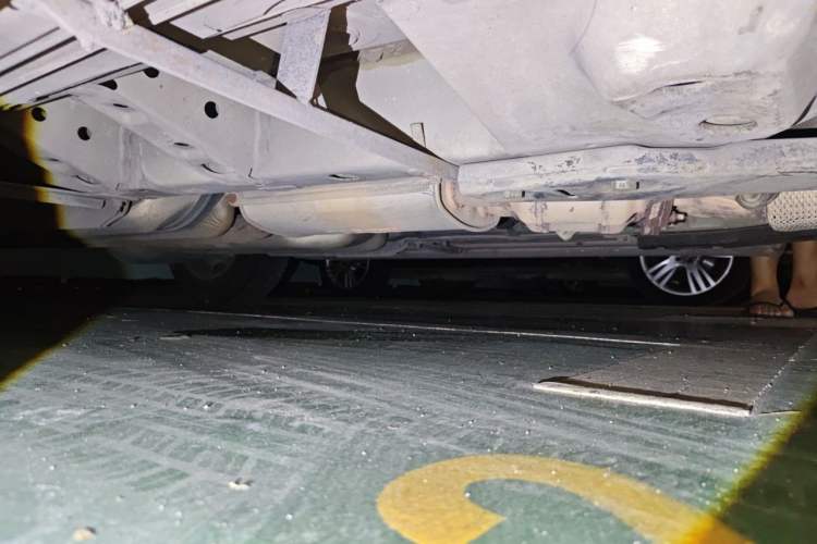 Used Cadillac SRX 2014 3.0L Elite Model Chassis Front Right