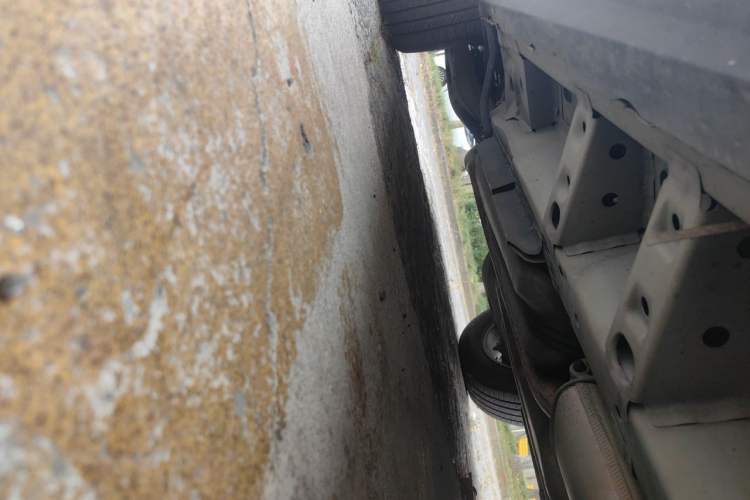 Used Cadillac SRX 2014 3.0L Elite Model Chassis Front Right