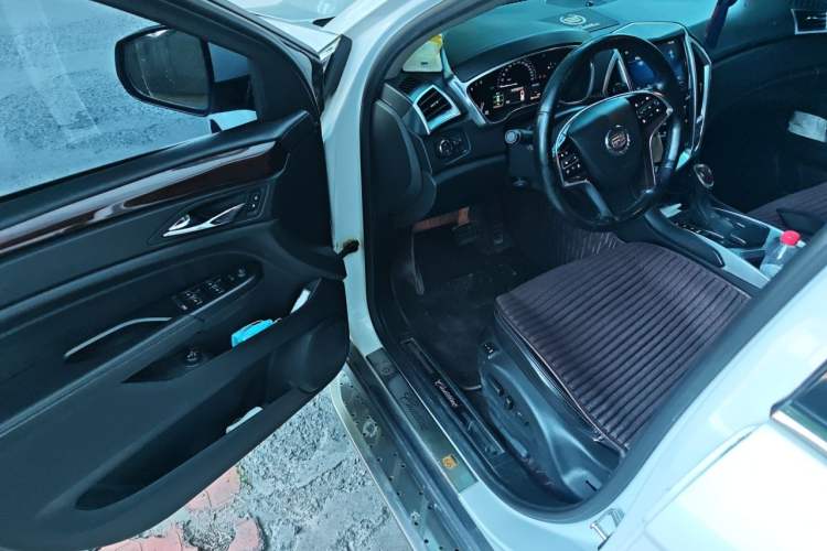 Used Cadillac SRX 2014 3.0L Luxury Model Driver Seat