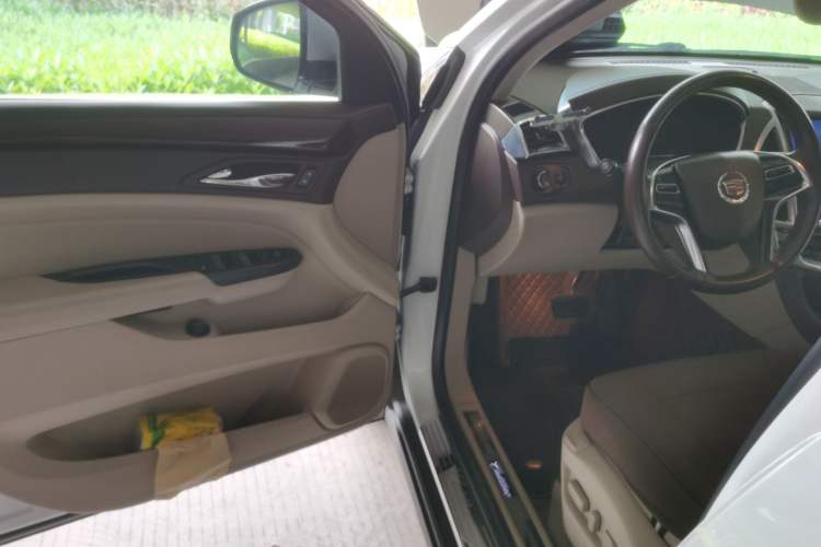 Used Cadillac SRX 2014 3.0L Luxury Model Driver Seat