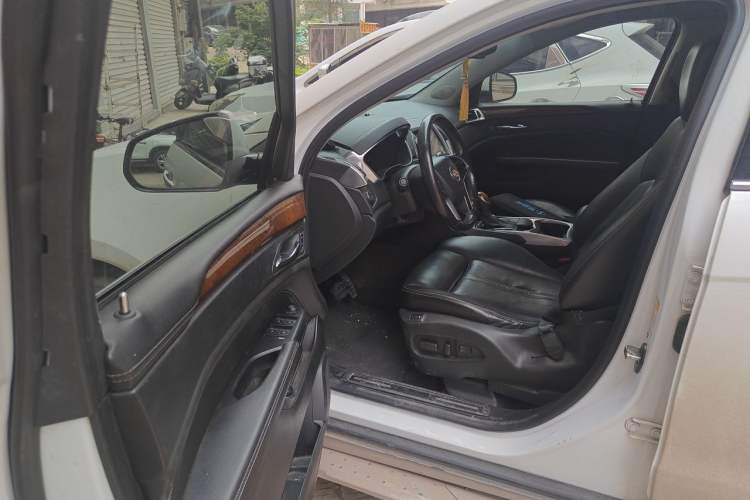 Used Cadillac SRX 2014 3.0L Elite Model Driver Seat